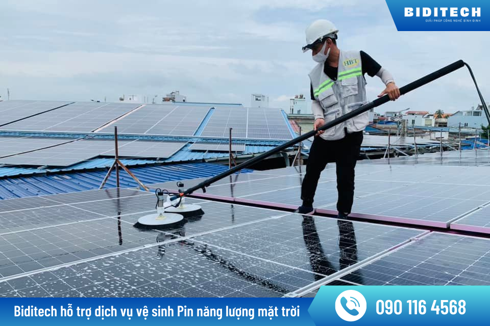 Vệ sinh Pin năng lượng mặt trời tại Bình Định